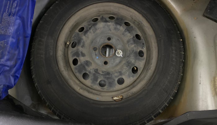 2014 Maruti Swift VXI, Petrol, Manual, 48,783 km, Spare Tyre