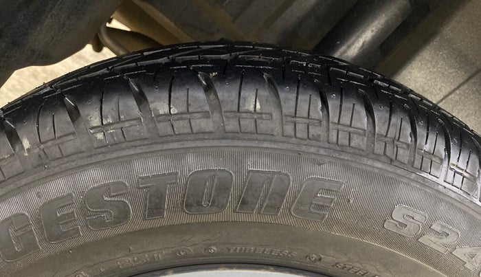 2014 Maruti Swift VXI, Petrol, Manual, 48,783 km, Right Rear Tyre Tread