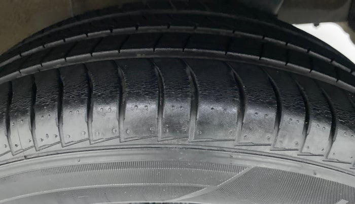 2020 Hyundai GRAND I10 NIOS SPORTZ PETROL, Petrol, Manual, 12,399 km, Left Rear Tyre Tread