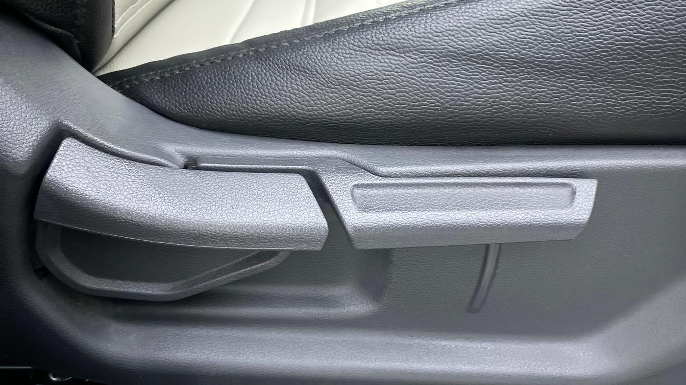 2020 Hyundai GRAND I10 NIOS SPORTZ PETROL, Petrol, Manual, 12,399 km, Driver Side Adjustment Panel