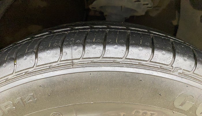 2015 Hyundai Grand i10 ASTA AT 1.2 KAPPA VTVT, Petrol, Automatic, 45,488 km, Right Front Tyre Tread