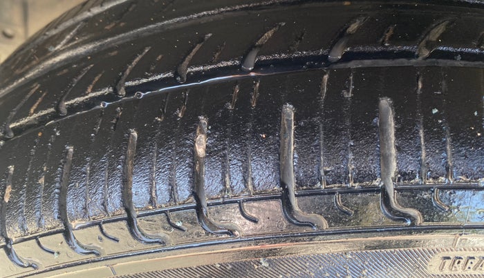 2017 Maruti Celerio VXI AMT (O), Petrol, Automatic, 46,579 km, Left Front Tyre Tread