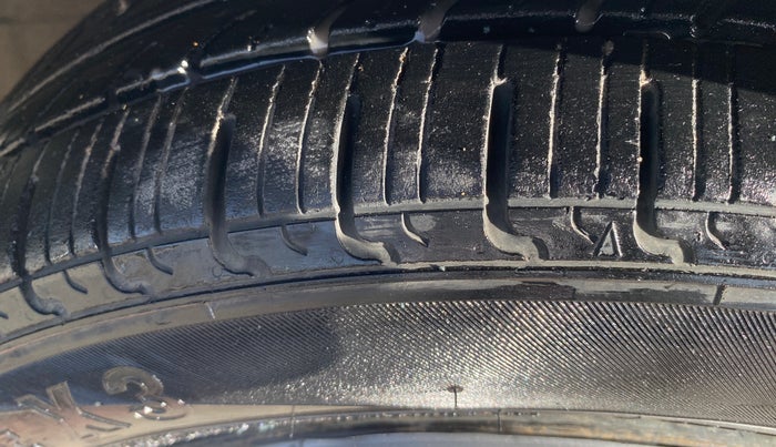 2017 Maruti Celerio VXI AMT (O), Petrol, Automatic, 46,579 km, Right Front Tyre Tread