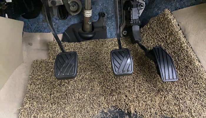 2024 Maruti Dzire VXI, Petrol, Manual, 13,221 km, Pedals