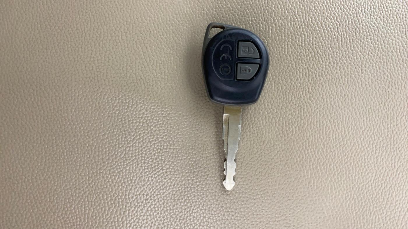 2024 Maruti Dzire VXI, Petrol, Manual, 13,221 km, Key Close Up