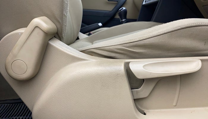 2015 Volkswagen Polo HIGHLINE1.2L, Petrol, Manual, 87,719 km, Driver Side Adjustment Panel