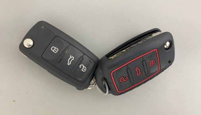 2015 Volkswagen Polo HIGHLINE1.2L, Petrol, Manual, 87,719 km, Key Close Up