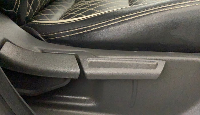 2021 Hyundai GRAND I10 NIOS SPORTZ 1.2 KAPPA VTVT CNG, CNG, Manual, 98,327 km, Driver Side Adjustment Panel