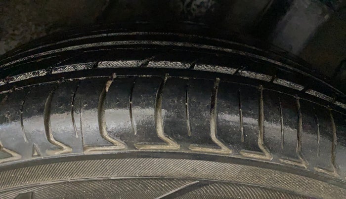 2021 Hyundai GRAND I10 NIOS SPORTZ 1.2 KAPPA VTVT CNG, CNG, Manual, 98,327 km, Left Rear Tyre Tread