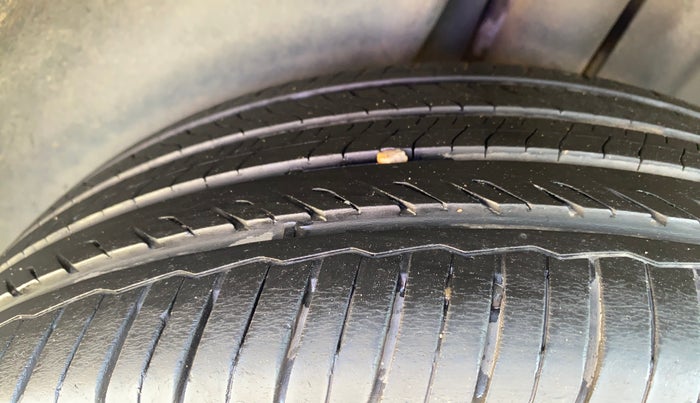 2022 Volkswagen TAIGUN HIGHLINE 1.0 TSI MT, Petrol, Manual, 28,538 km, Right Rear Tyre Tread