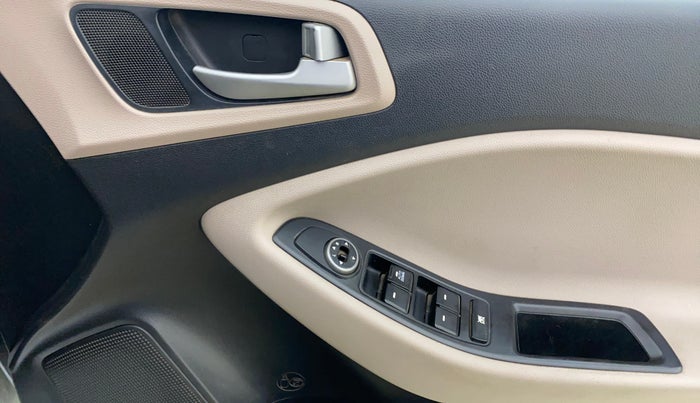 2019 Hyundai Elite i20 MAGNA PLUS 1.2, Petrol, Manual, 84,504 km, Driver Side Door Panels Control