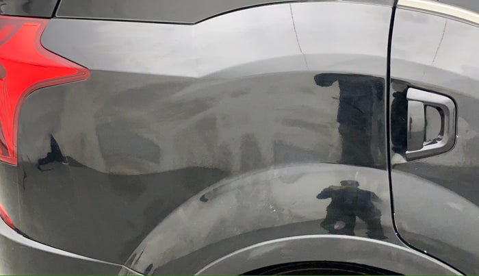 2020 Mahindra XUV500 W11 AT, Diesel, Automatic, 62,948 km, Right quarter panel - Slightly dented
