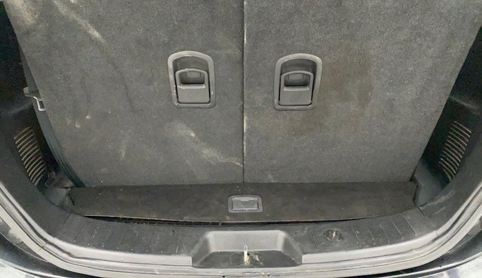 2020 Mahindra XUV500 W11 AT, Diesel, Automatic, 62,948 km, Boot Inside