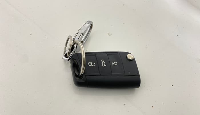 2023 Skoda SLAVIA ACTIVE 1.0L TSI MT, Petrol, Manual, 31,554 km, Key Close Up