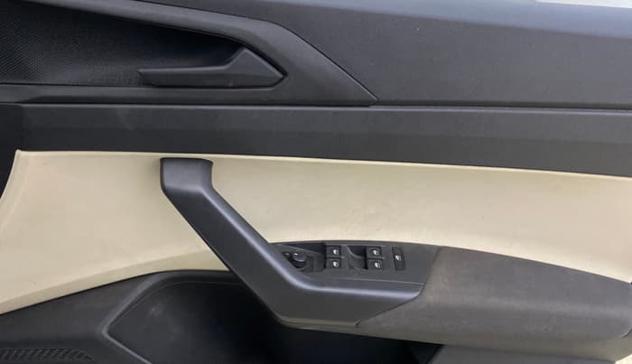 2023 Skoda SLAVIA ACTIVE 1.0L TSI MT, Petrol, Manual, 31,554 km, Driver Side Door Panels Control