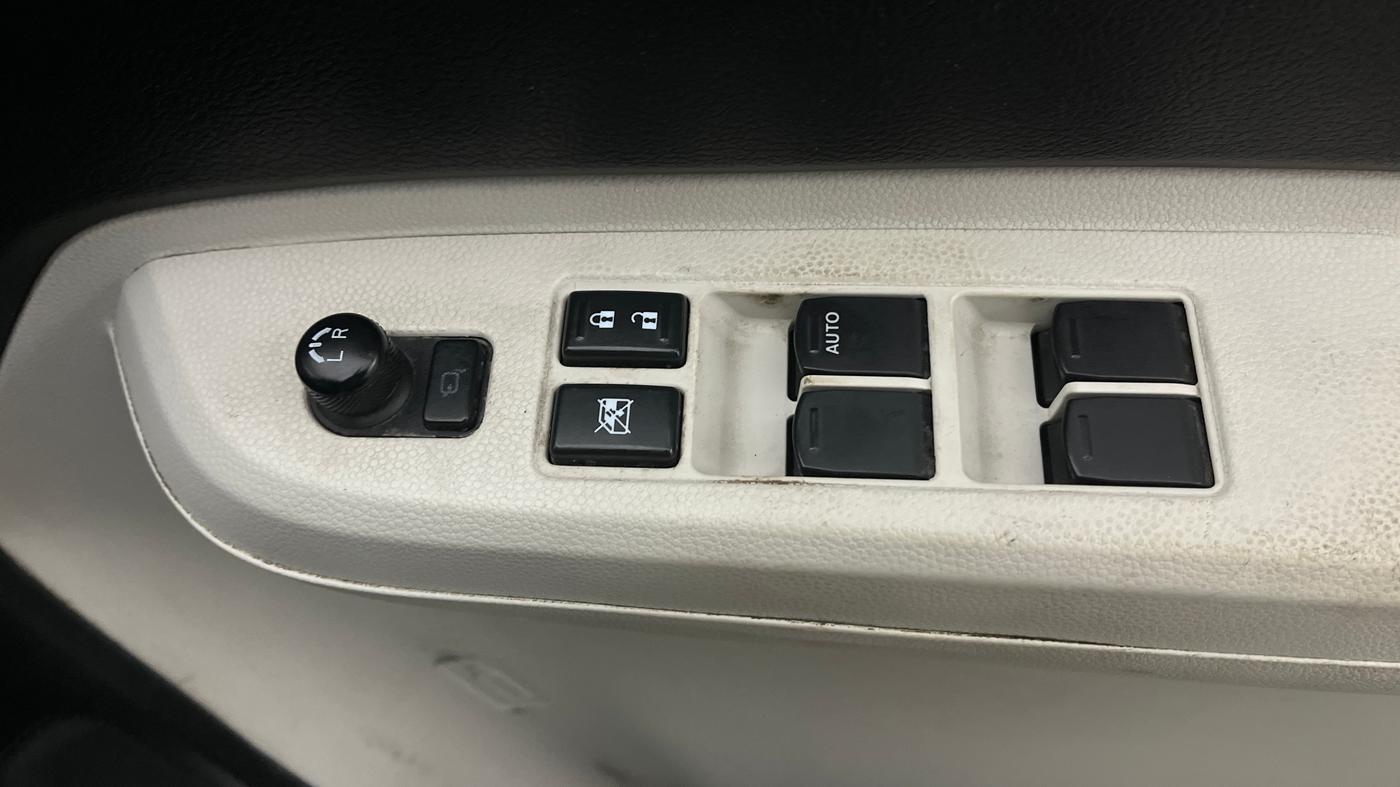 2018 Maruti IGNIS ALPHA 1.2 AMT, Petrol, Automatic, 1,21,166 km, Driver Side Door Panels Control