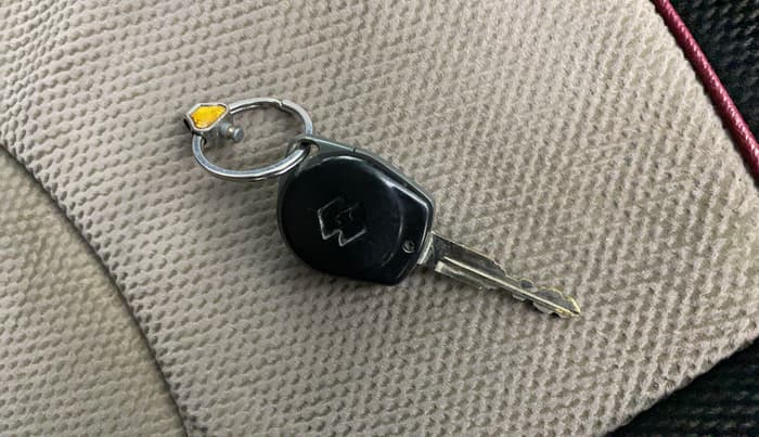 2012 Maruti Swift VXI, Petrol, Manual, 77,465 km, Key Close Up