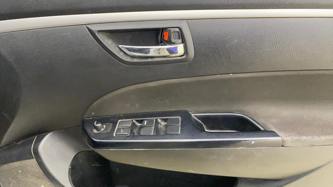 2012 Maruti Swift VXI, Petrol, Manual, 77,465 km, Driver Side Door Panels Control