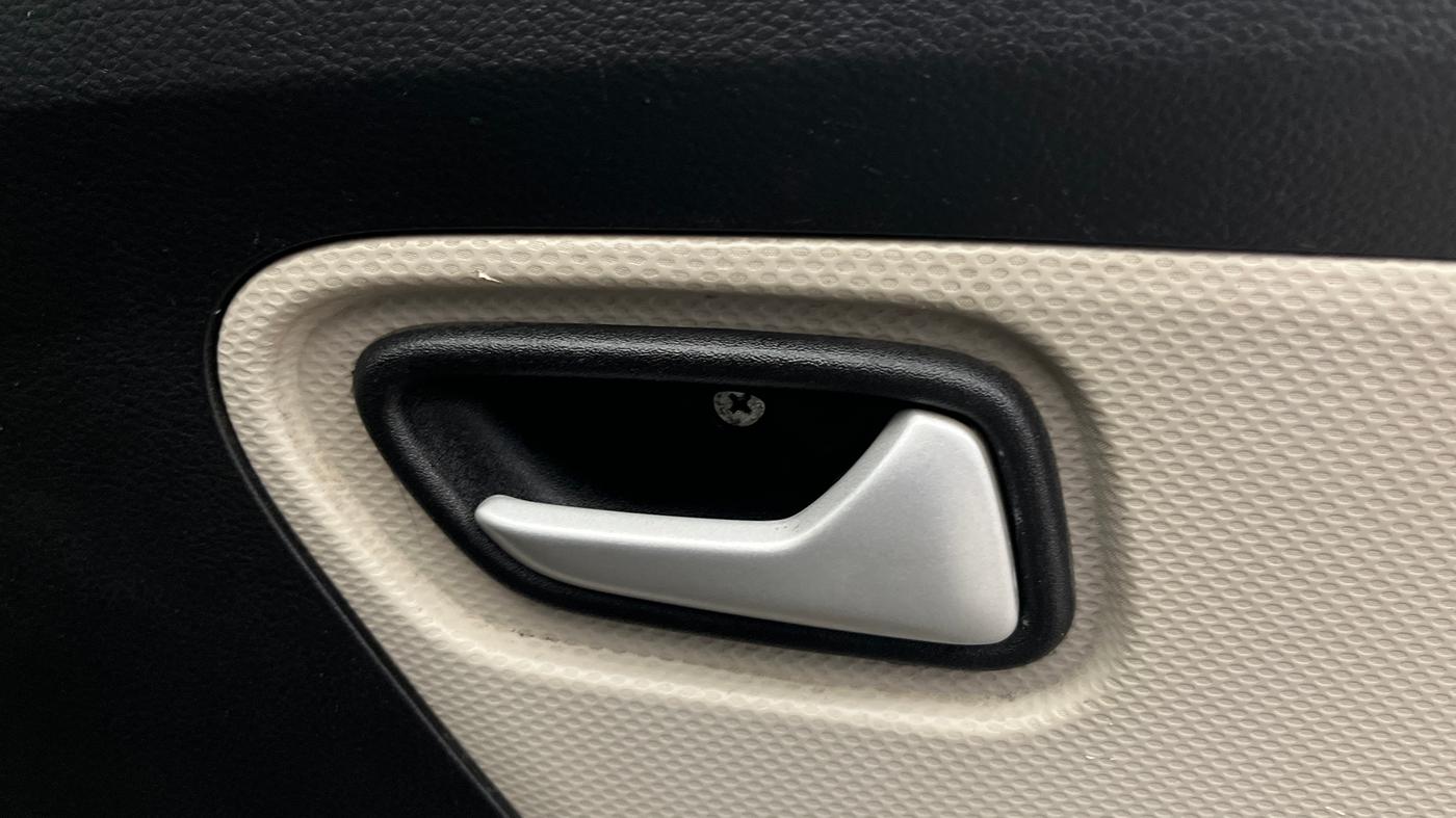 2022 Maruti Alto LXI O, Petrol, Manual, 47,009 km, Driver Side Door Panels Control