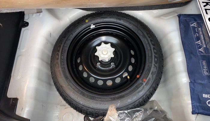 2016 Hyundai Grand i10 ASTA (O) 1.2 KAPPA VTVT, Petrol, Manual, 91,986 km, Spare Tyre