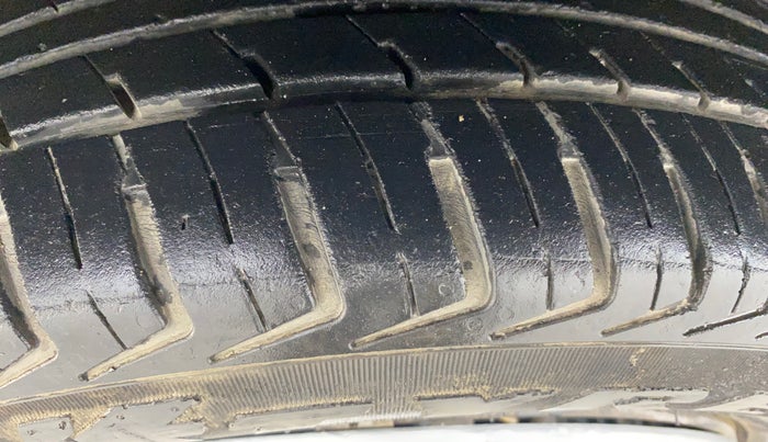 2016 Maruti Alto K10 VXI AMT, Petrol, Automatic, 56,360 km, Left Front Tyre Tread