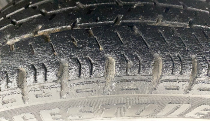 2016 Maruti Alto K10 VXI AMT, Petrol, Automatic, 56,360 km, Left Rear Tyre Tread