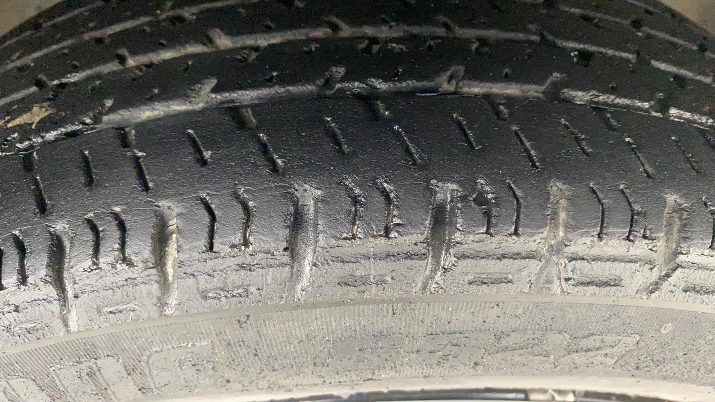 2016 Maruti Alto K10 VXI AMT, Petrol, Automatic, 56,381 km, Right Front Tyre Tread