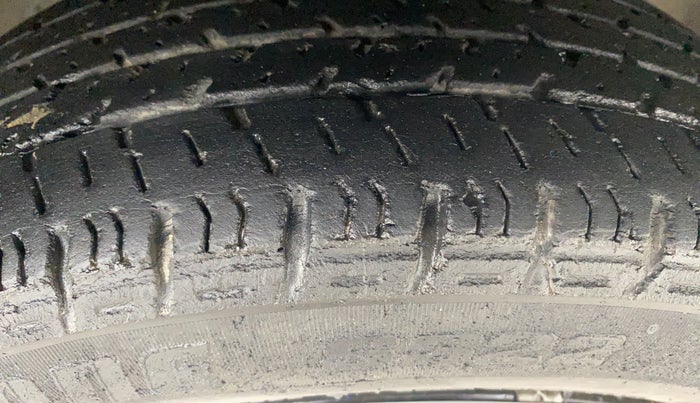 2016 Maruti Alto K10 VXI AMT, Petrol, Automatic, 56,360 km, Right Front Tyre Tread