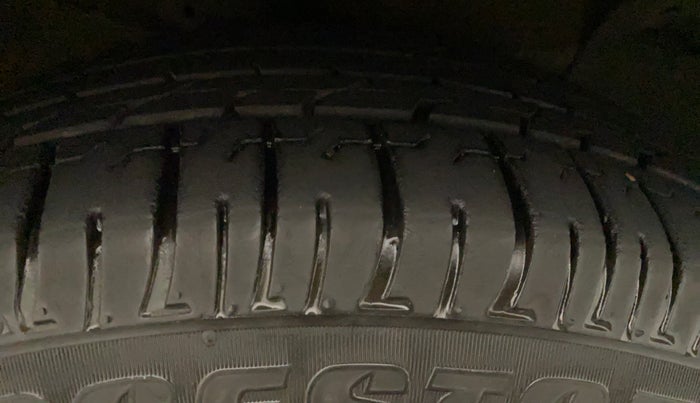 2018 Hyundai Creta E PLUS 1.6 PETROL, Petrol, Manual, 94,394 km, Right Front Tyre Tread