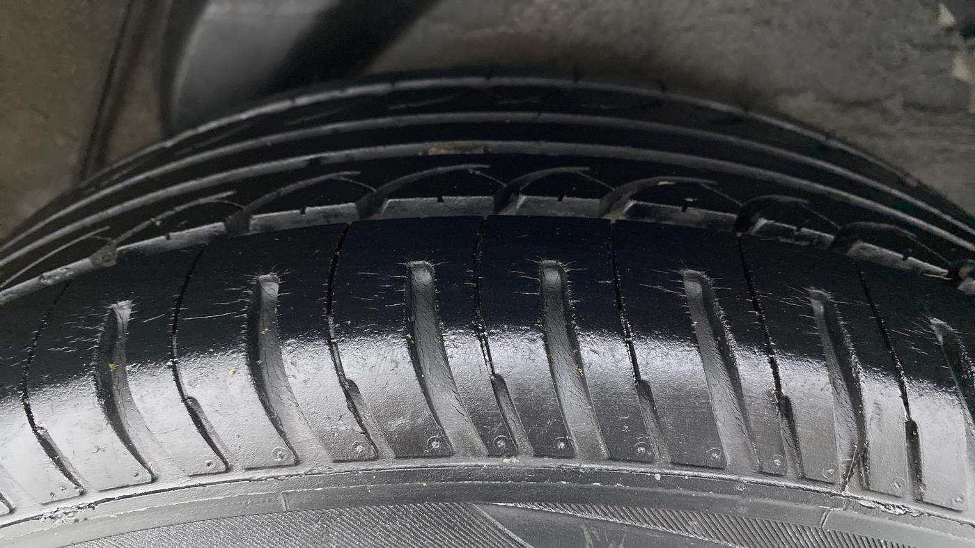 2011 Hyundai i20 ASTA 1.4 AT, Petrol, Automatic, 62,482 km, Left Rear Tyre Tread