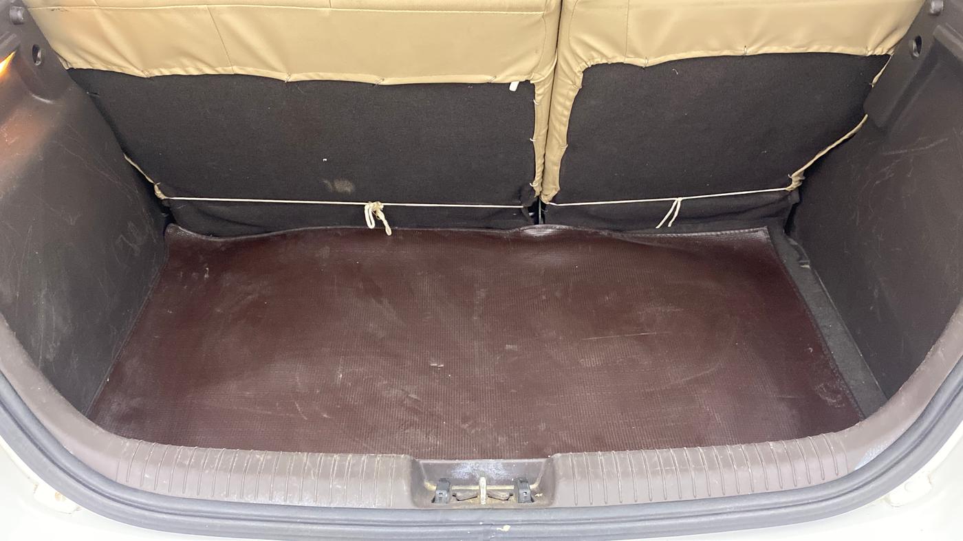 2011 Hyundai i20 ASTA 1.4 AT, Petrol, Automatic, 62,482 km, Boot Inside