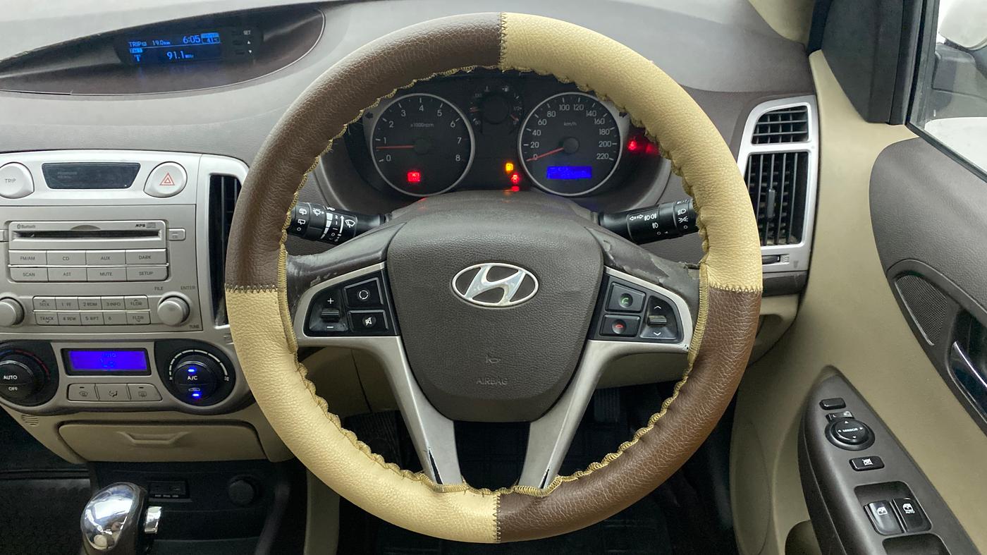 2011 Hyundai i20 ASTA 1.4 AT, Petrol, Automatic, 62,482 km, Steering Wheel Close Up