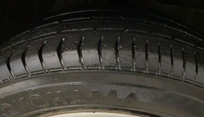 2016 Honda Amaze 1.2L I-VTEC S, Petrol, Manual, 77,460 km, Right Front Tyre Tread