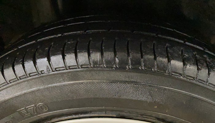 2016 Honda Amaze 1.2L I-VTEC S, Petrol, Manual, 77,460 km, Right Rear Tyre Tread