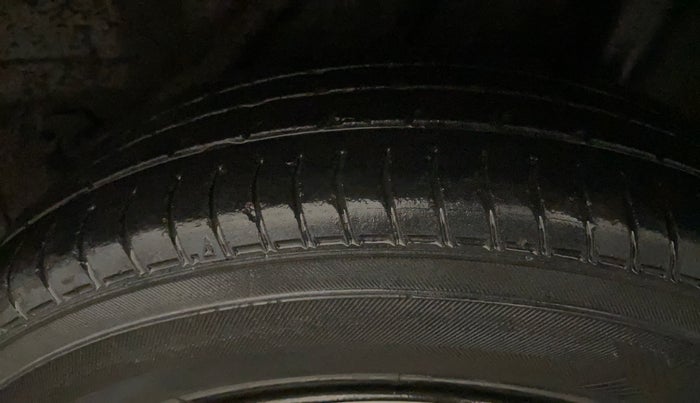 2016 Honda Amaze 1.2L I-VTEC S, Petrol, Manual, 77,460 km, Left Rear Tyre Tread