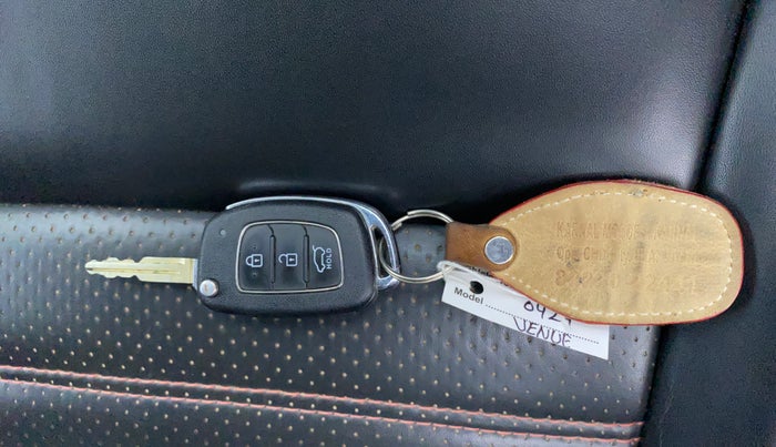 2022 Hyundai VENUE SX 1.0 TURBO, Petrol, Manual, 30,189 km, Key Close Up