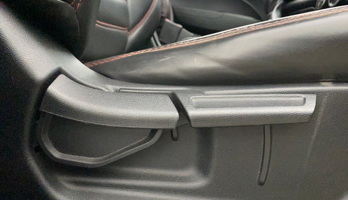 2022 Hyundai VENUE SX 1.0 TURBO, Petrol, Manual, 30,189 km, Driver Side Adjustment Panel