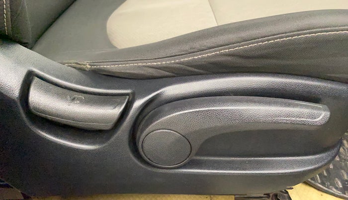 2018 Hyundai Creta SX 1.6 PETROL, Petrol, Manual, 61,248 km, Driver Side Adjustment Panel