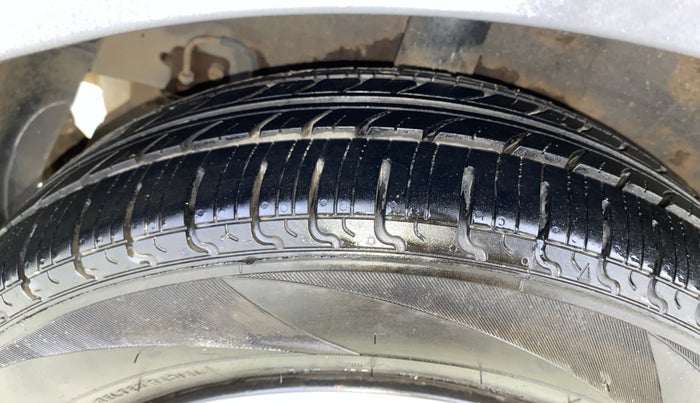 2015 Hyundai Grand i10 SPORTZ 1.2 KAPPA VTVT, Petrol, Manual, 49,408 km, Right Rear Tyre Tread