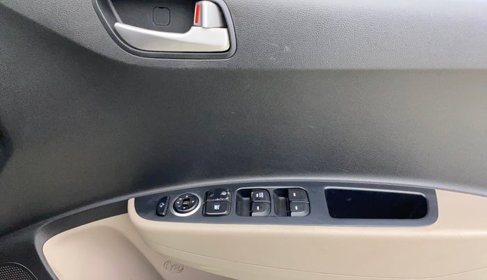 2015 Hyundai Grand i10 SPORTZ 1.2 KAPPA VTVT, Petrol, Manual, 49,408 km, Driver Side Door Panels Control