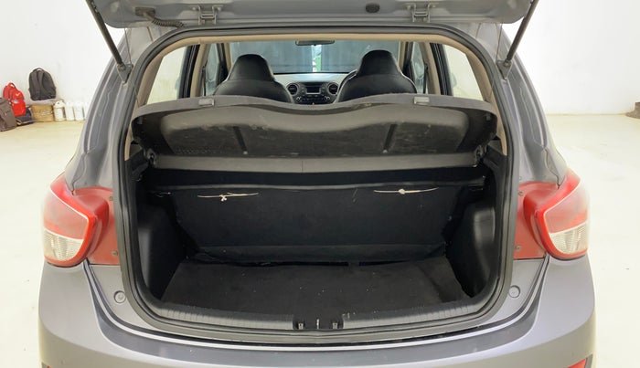 2015 Hyundai Grand i10 SPORTZ 1.2 KAPPA VTVT, Petrol, Manual, 49,408 km, Boot Inside