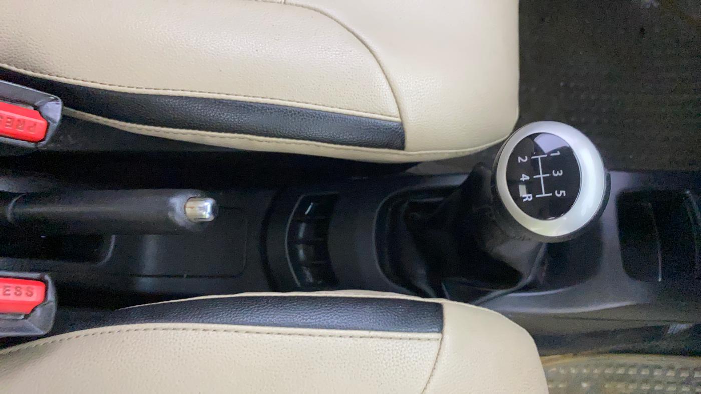 2017 Maruti Wagon R 1.0 VXI, Petrol, Manual, 72,899 km, Gear Lever