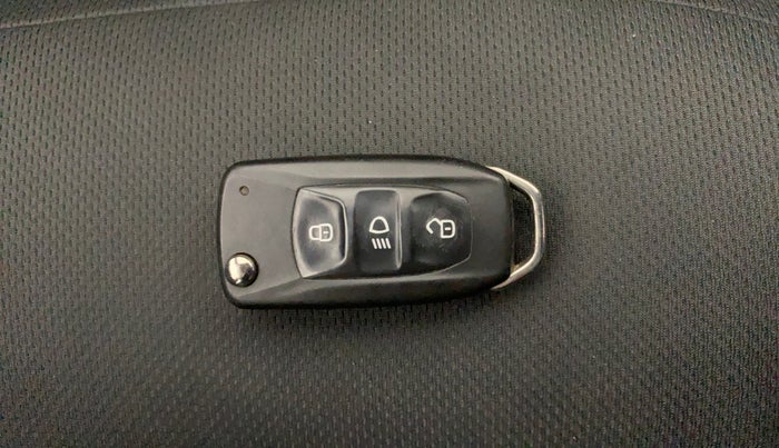 2019 Tata NEXON XMA PETROL, Petrol, Automatic, 33,035 km, Key Close Up