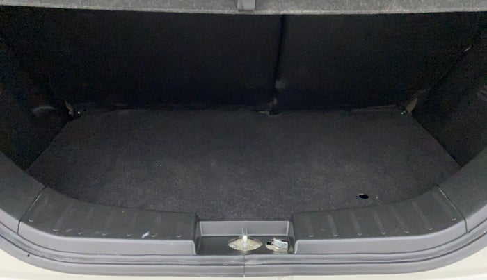 2016 Maruti Wagon R 1.0 VXI, Petrol, Manual, 21,931 km, Boot Inside