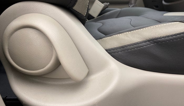 2016 Renault Pulse RX L PETROL, Petrol, Manual, 11,107 km, Driver Side Adjustment Panel