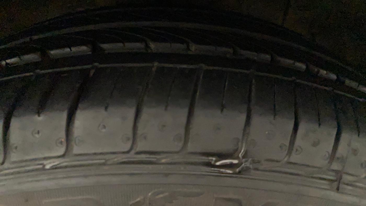 2021 Maruti Ciaz DELTA AT 1.5 SHVS PETROL, Petrol, Automatic, 17,344 km, Right Front Tyre Tread