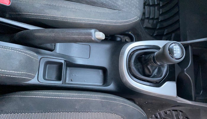 2017 Honda WR-V 1.5L I-DTEC VX MT, Diesel, Manual, 1,01,799 km, Gear Lever