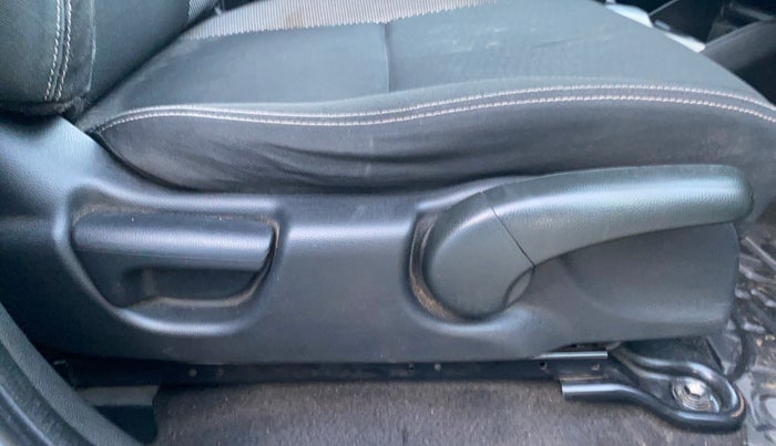 2017 Honda WR-V 1.5L I-DTEC VX MT, Diesel, Manual, 1,01,799 km, Driver Side Adjustment Panel