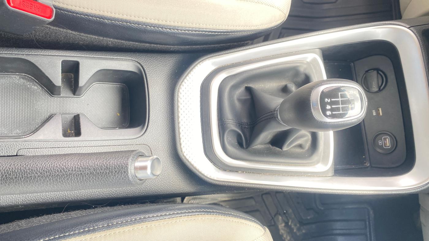 2022 KIA SONET HTX ANNIVERSARY EDITION 1.0 IMT, Petrol, Manual, 36,314 km, Gear Lever