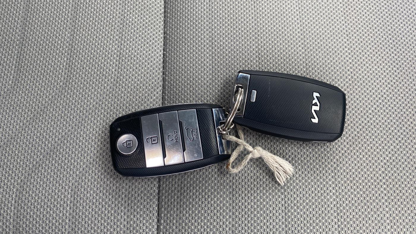 2022 KIA SONET HTX ANNIVERSARY EDITION 1.0 IMT, Petrol, Manual, 36,314 km, Key Close Up